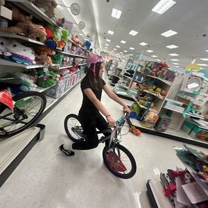 Meet your Posher, Victoria